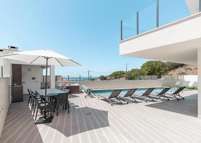 فيلة Dino With Ocean View Ribamar (Lourinha)