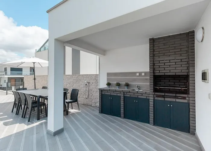 فيلة Dino With Ocean View *