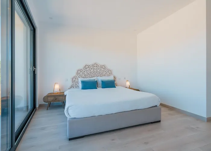 Dino With Ocean View فيلة